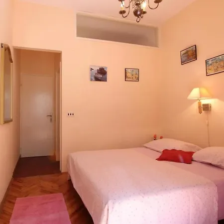 Magda- Comfort Backside Studio With Outside Patio * Cavtat