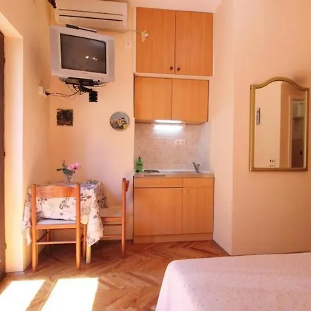 Magda- Comfort Backside Studio With Outside Patio Apartmán Cavtat